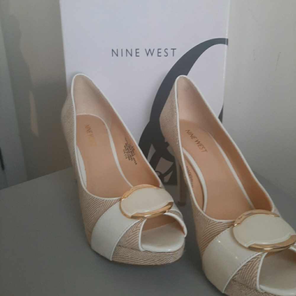 Shoes - Picture 2 of 5
